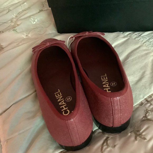 Chanel Burgundy Ballet Flats - Picture 4 of 9